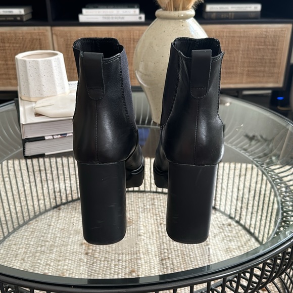 Steve Madden Revised Heeled Boot, Size 9 - Picture 7 of 8